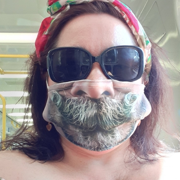 Meet your Posher, Karen - Picture 5 of 10